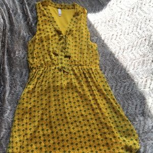 Xhilaration yellow pattern dress